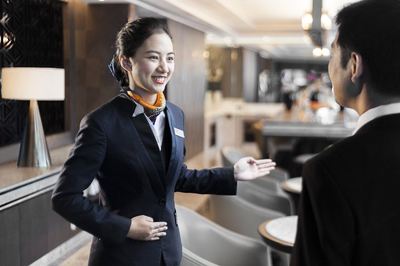 酒店大亨巴倫·希爾頓 輝煌業(yè)績(jī)與父子較勁的一生